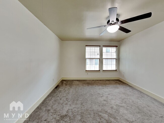 Building Photo - 2002 S Helena St