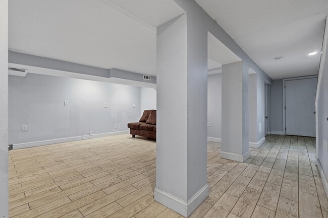 Building Photo - 37 W 34th St.