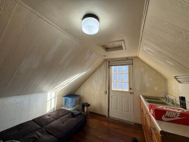 Building Photo - $2,850 | 5 Bedroom, 2 Bathroom House | NO PETS | Available for August 1st, 2026 Move In!