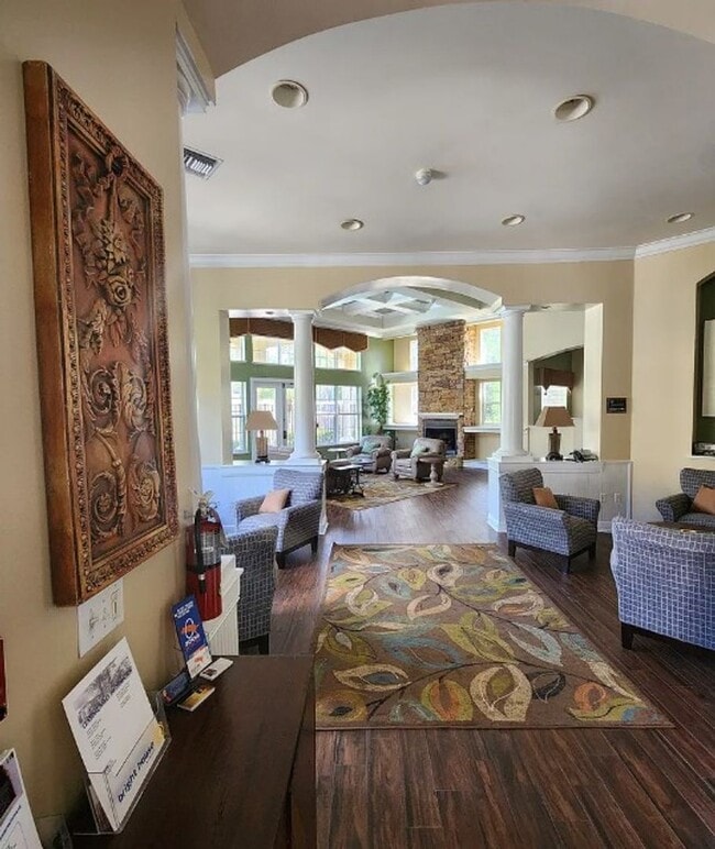 Building Photo - Elegant 1-Bedroom Condo with Lakeside Views in Resort-Style Community