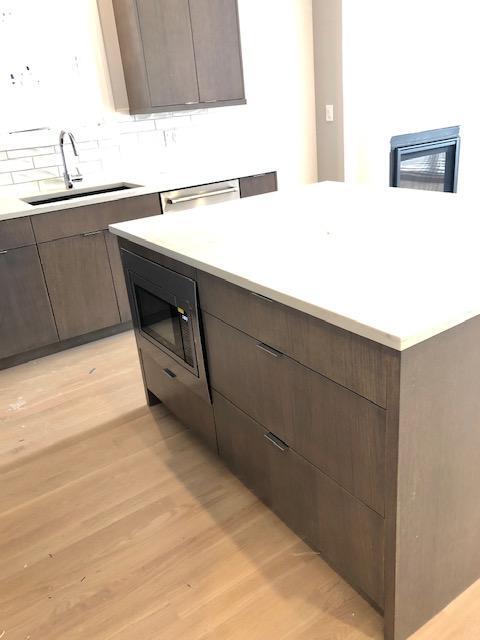 Building Photo - 4 bedroom in Chicago IL 60657