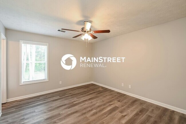 Building Photo - 4 Bedroom Pet-Friendly Home in STONE MOUNTAIN, GA with Main Street Renewal