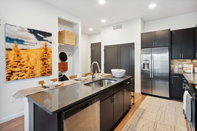 Building Photo - Bridges at Flatiron