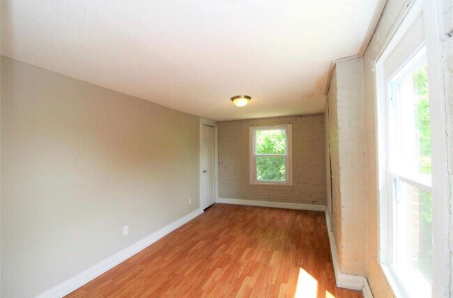 Building Photo - 3016 California Ave