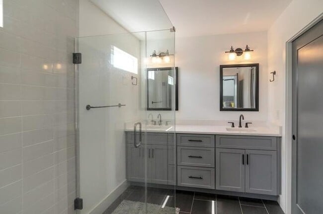 Building Photo - 3203 Anderson Pl