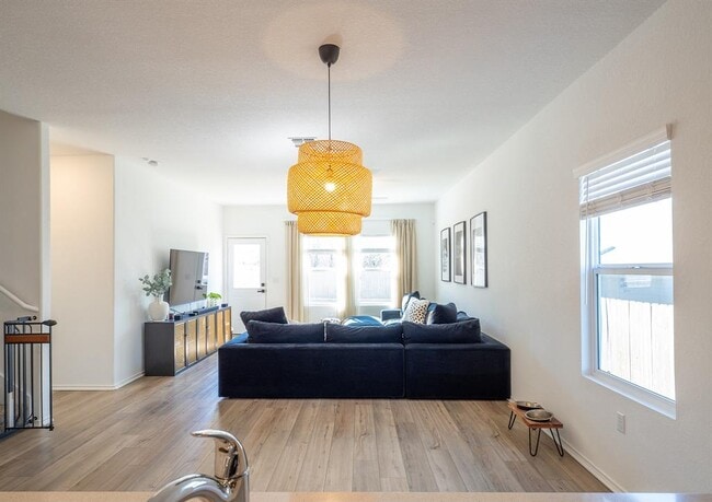 Building Photo - 15601 Poppy Petal Dr