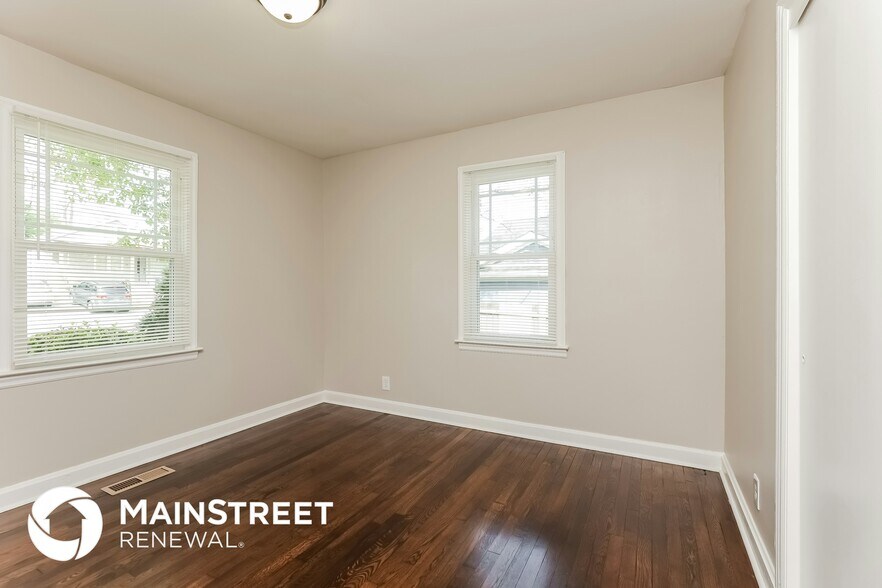 Building Photo - 209 W Bledsoe St