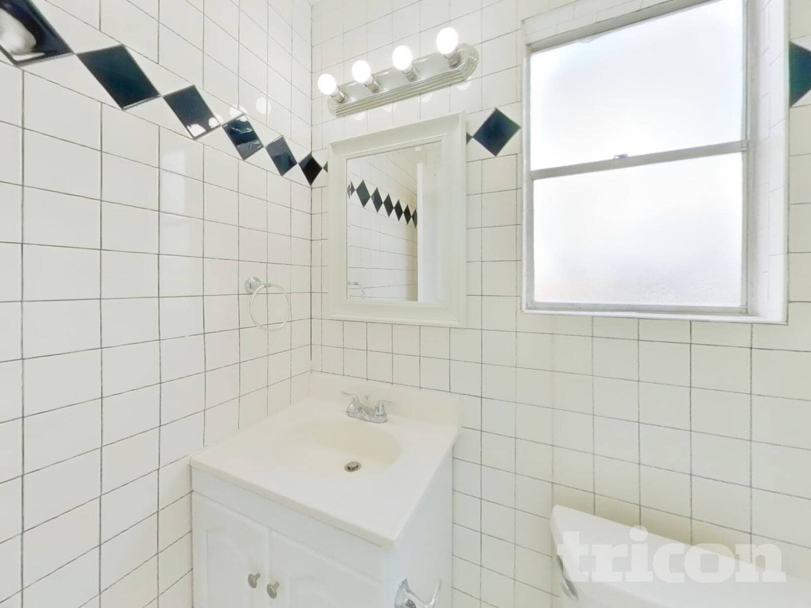 Building Photo - 19910 Faye Oaks Dr