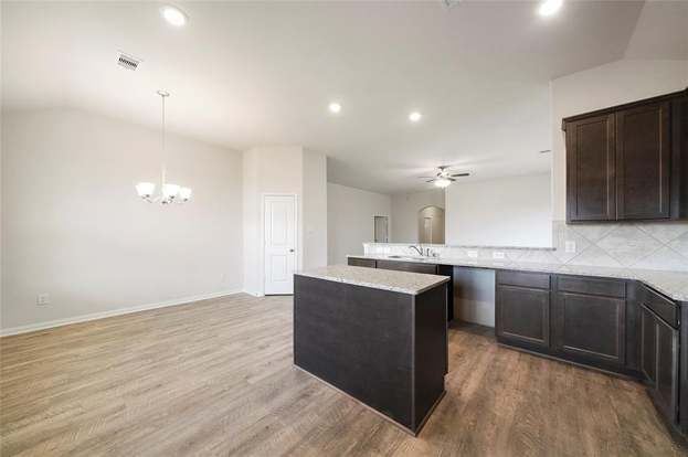 Building Photo - 13096 Laura Lake Dr