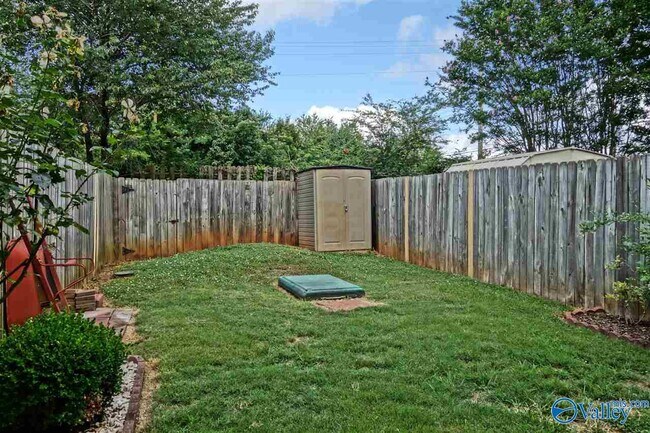 Building Photo - 106 Cresent Circle