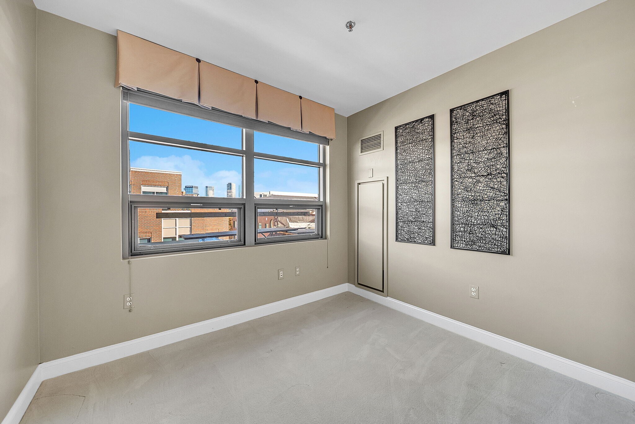 Building Photo - 17 Otis St