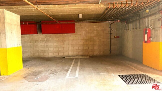 Building Photo - 421 E Santa Anita Ave