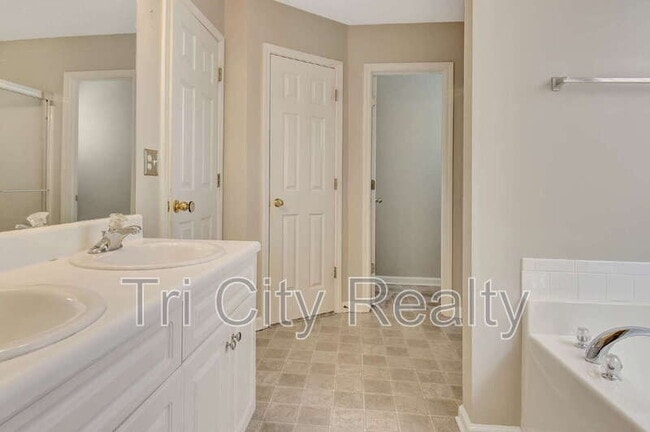 Building Photo - 289 Baldwin Ct