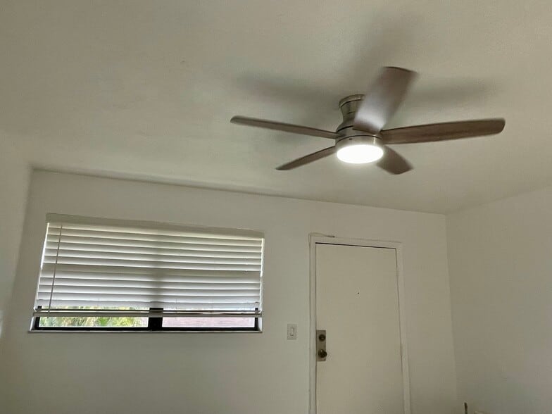 Building Photo - 6030 SW 32nd St