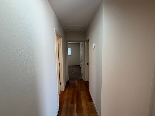 Building Photo - 1817 Foxworthy Ave