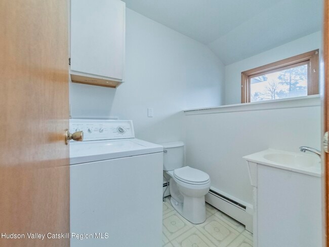 Building Photo - 30 Redwood Rd