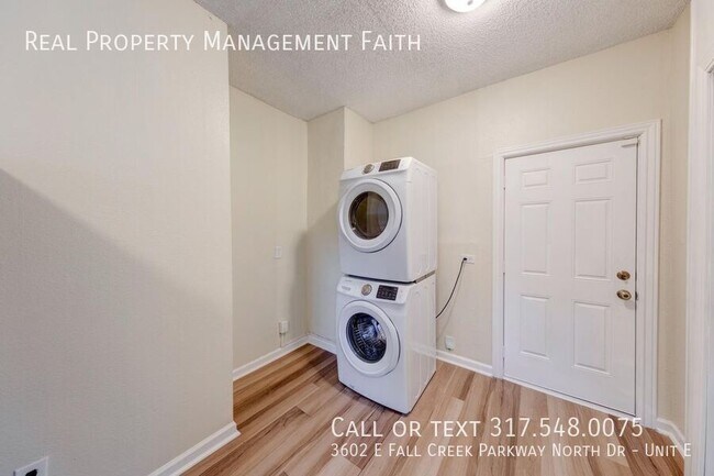 Building Photo - 3602 E Fall Creek Pkwy N Dr