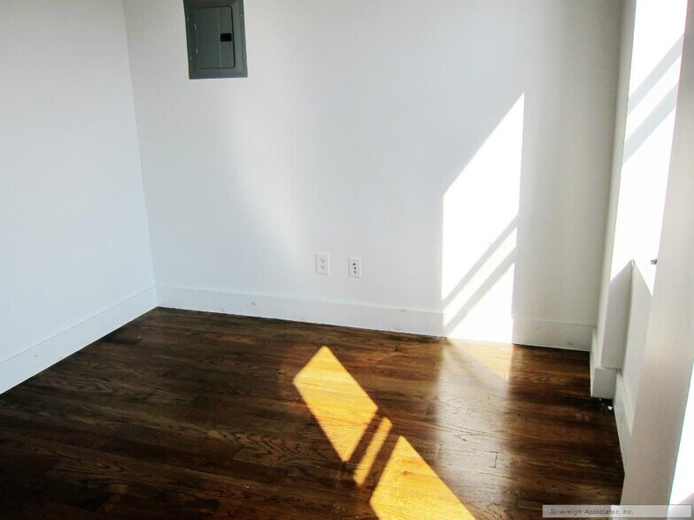 Building Photo - 523 W 156th St