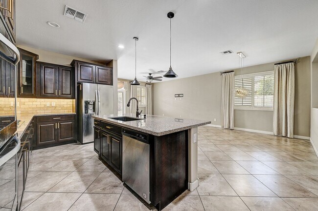 Building Photo - 3631 E Sophie Ln