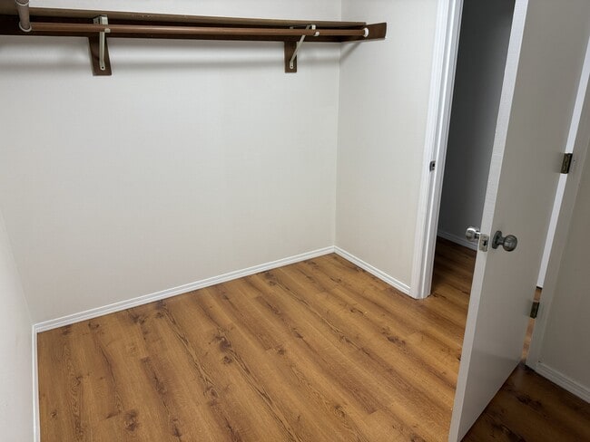 Building Photo - 13235 SW Barberry Dr