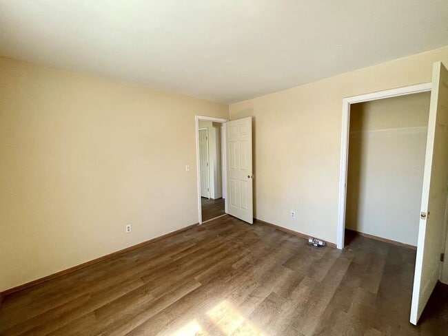 Building Photo - 3648 Ridge Rd