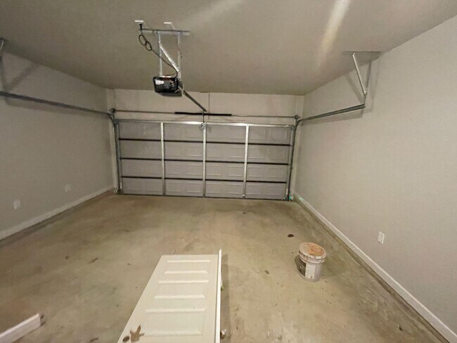 Building Photo - Home for Rent in Weaver, AL!!!  View with 48 Hours Notice!