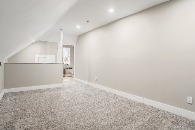 Building Photo - 163 Martin Ave