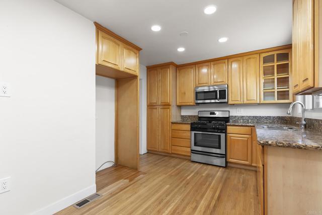 Building Photo - 7287 Blackton Dr