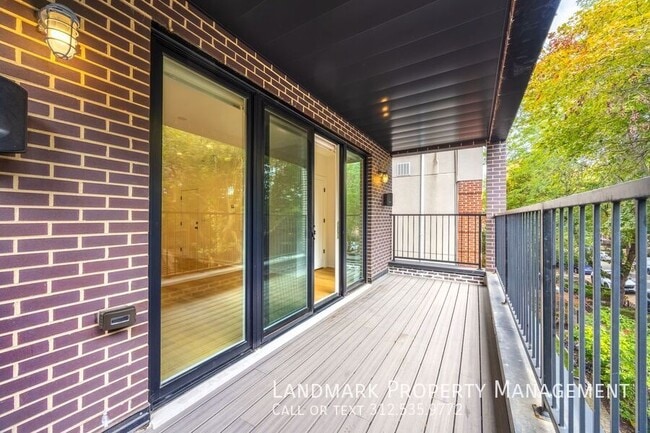 Building Photo - 2658 N Bosworth Ave