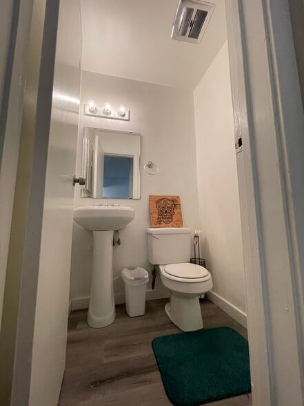 Building Photo - 2929 Okell Dr