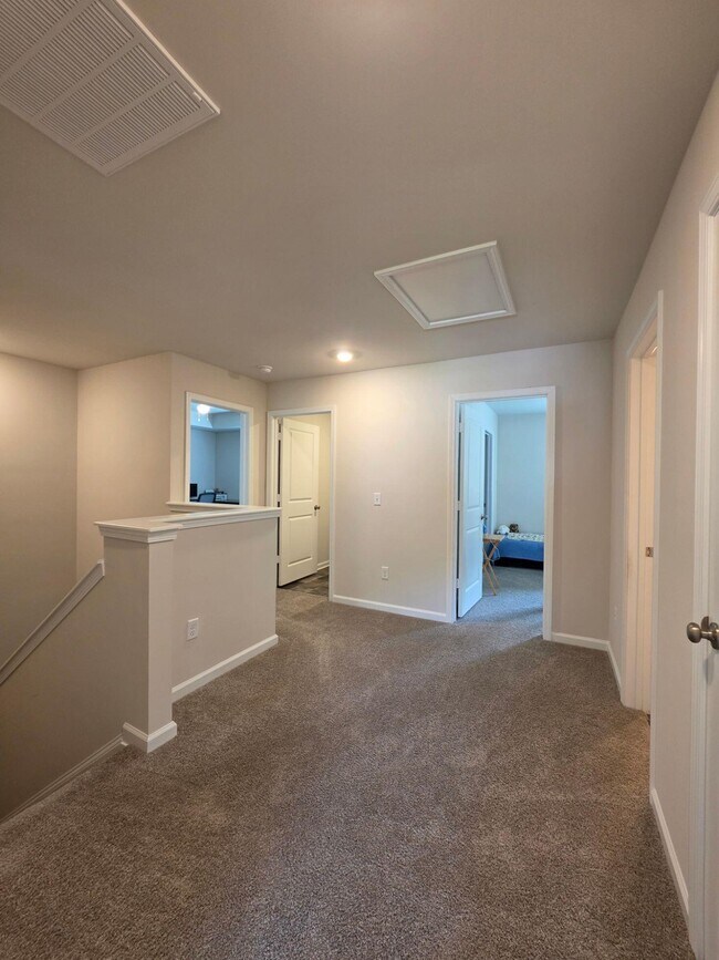 Building Photo - 1812 Lacebark Dr