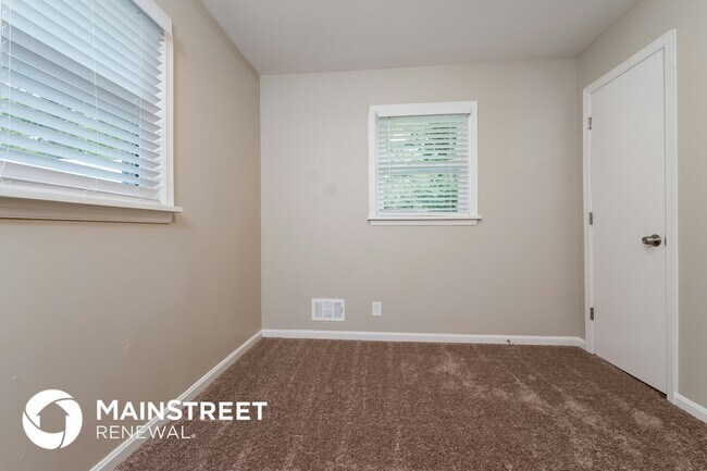 Building Photo - 4325 Bayberry Dr