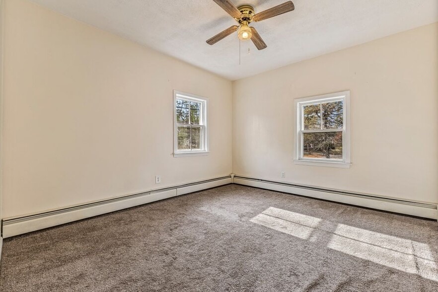 Building Photo - 83 Richardson St