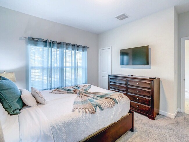 Building Photo - 452 Ocean Course Ave