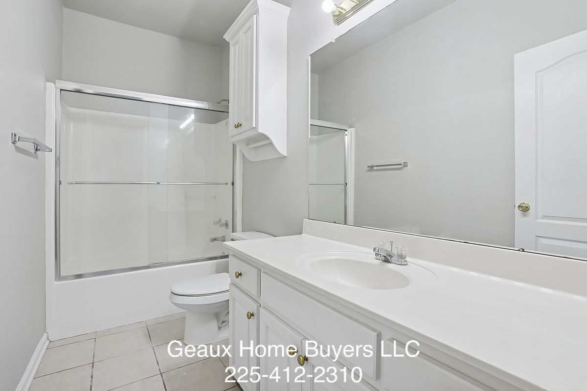 Building Photo - 508 S Daphne Dr