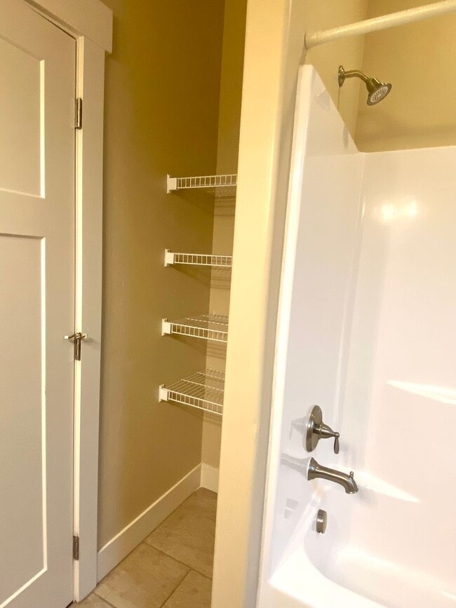 Building Photo - Single-Story Living! 3 BR - 2 BA with open...