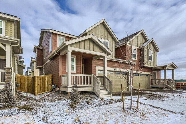 Building Photo - 637 Thistle Pl