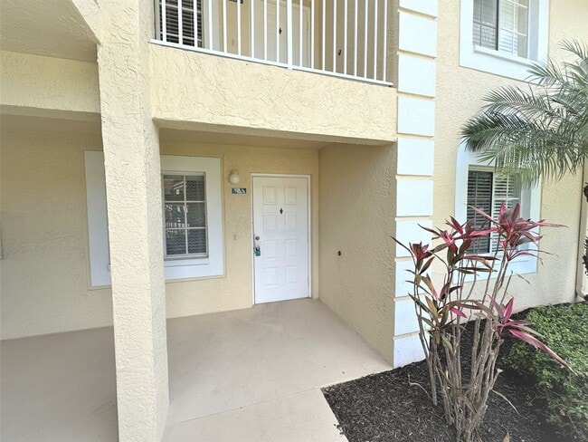 Building Photo - ** VILLAGES AT EMERALD LAKES ** 2 BED / 2 ...