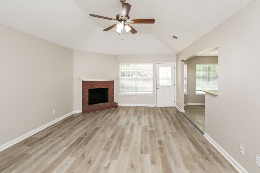 Building Photo - 956 Jessica Lauren Cove