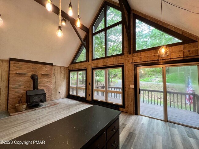 Building Photo - 211 Dorchester Dr
