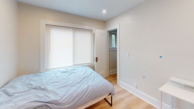 Building Photo - 806 Sylvan Ave