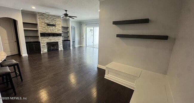 Building Photo - 4763 Yacht Ct