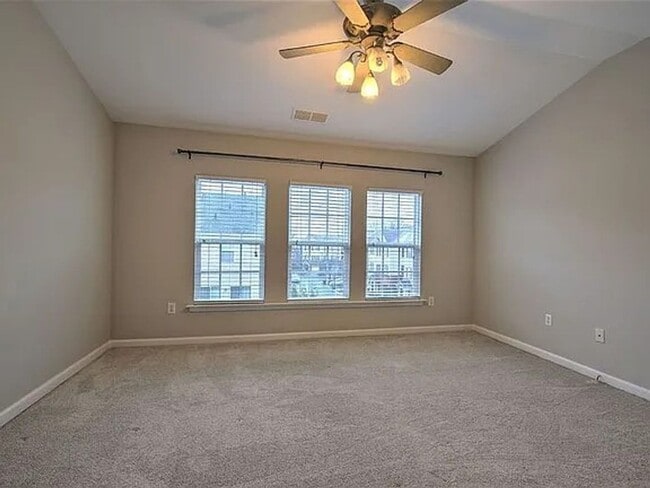 Building Photo - Location, Location!