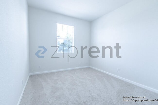 Building Photo - 3301 Myna Way