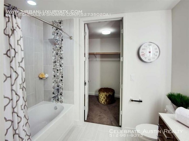 Building Photo - bedroom in Austin TX 78701
