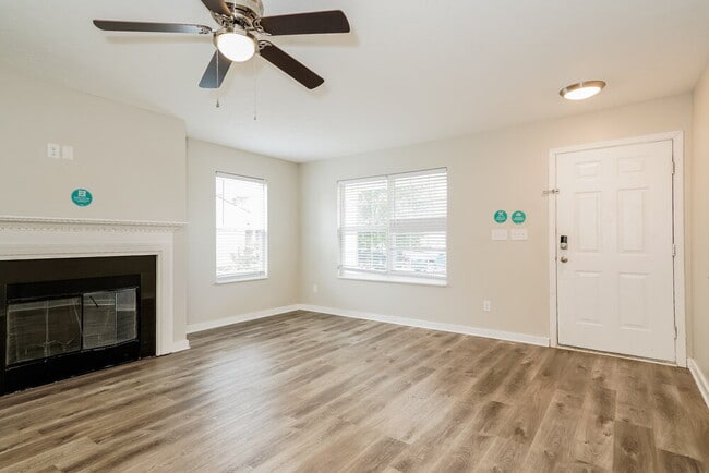 Building Photo - 524 Grassy Bend Dr