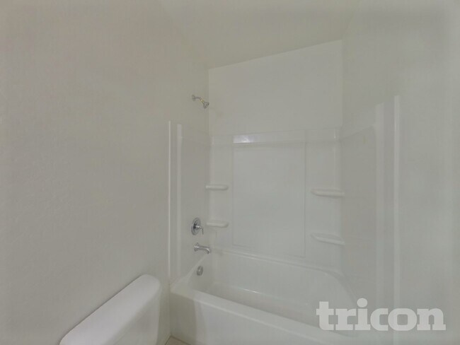 Building Photo - 17030 N Rosemont St