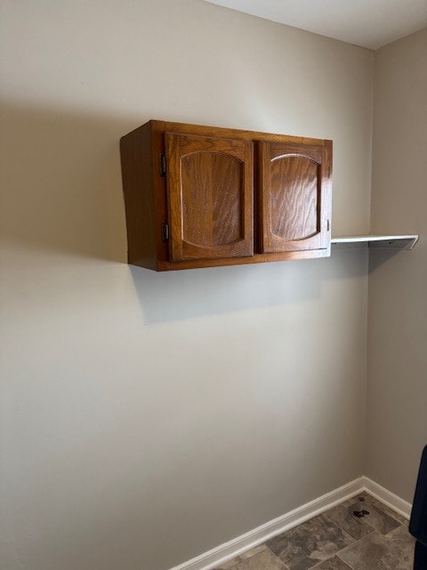 Building Photo - 6217 Meadwood Cir