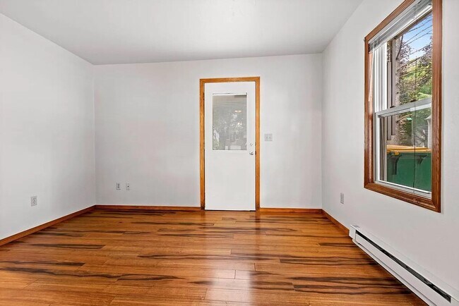 Building Photo - 1212 S Oakland Ave