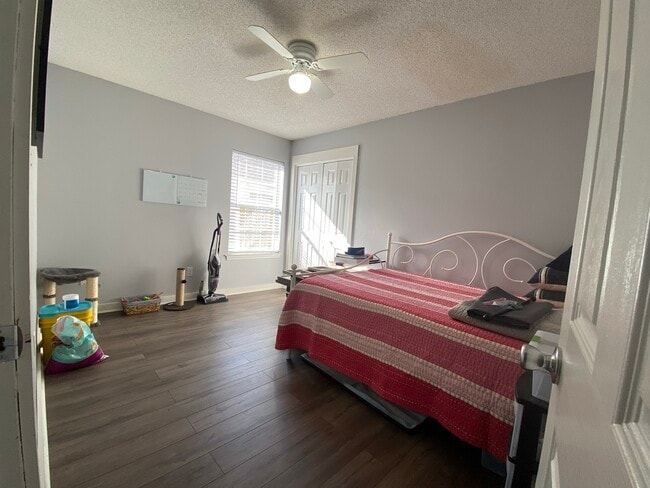 Building Photo - 36 Stowe Rd